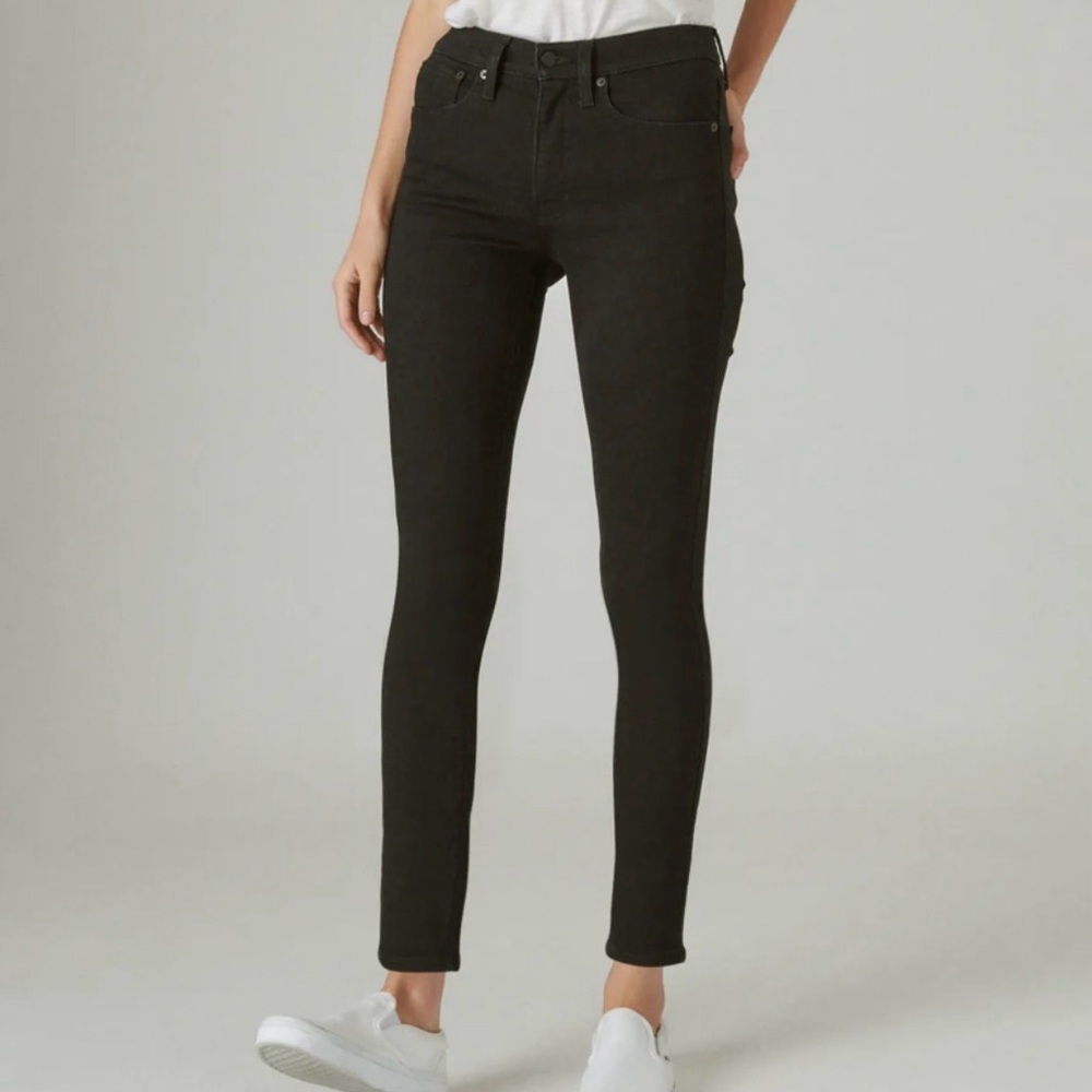 👖 Lucky Brand Black Ankle Jeans 12/31